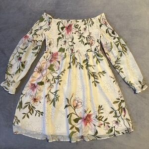 GUESS Eria Dress M Medium Floral Smocked Off-Shoulder Boho Romantic Whimsical